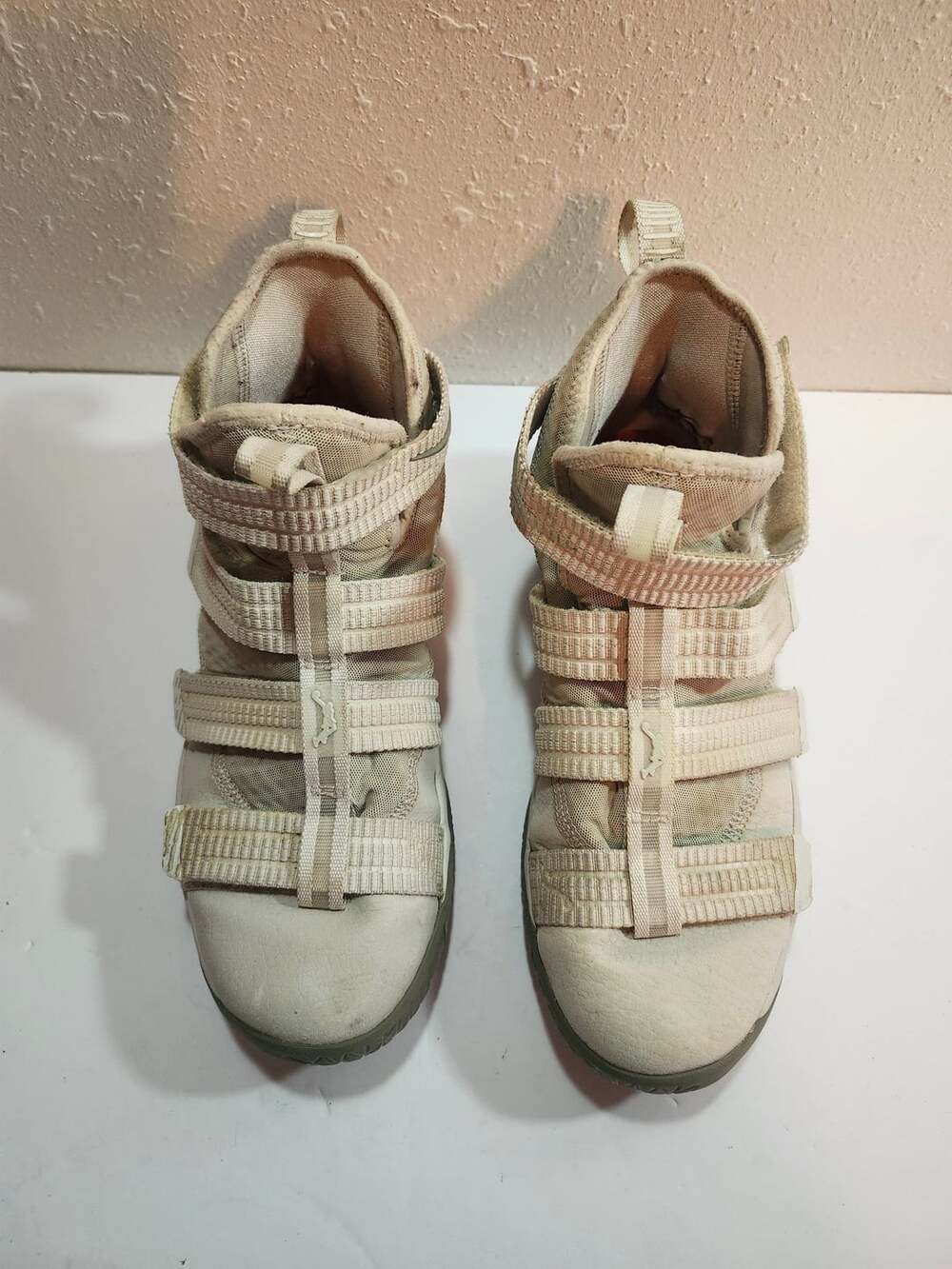 Nike LeBron Soldier 11 SFG Size 6.5Youth Light Bone Basketball Shoes